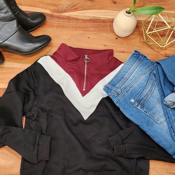 ⭐️ 2 for $17 Colorblock Front Zipp Neckline Pullover Sweatshirt - Picture 2 of 5
